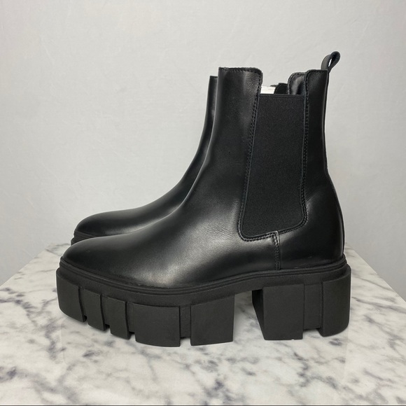 ugg quincy lace up chestnut suede